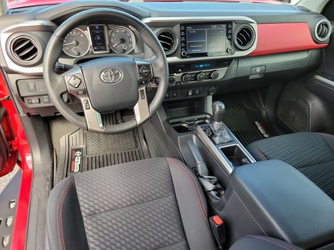 Used 2023 Toyota Tacoma SR5 w/ Technology Package AWD/4WD image 14