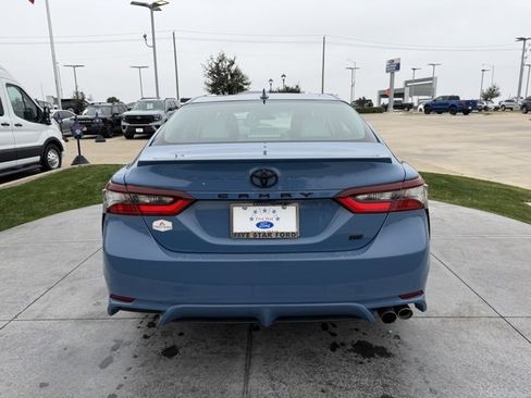 Used 2024 Toyota Camry SE image 5
