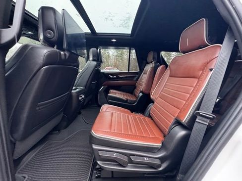 Used 2023 GMC Yukon Denali Ultimate image 22