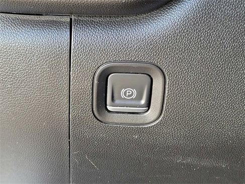 Used 2022 GMC Sierra 2500 Pro w/ Convenience Package image 25