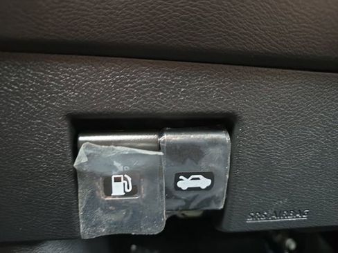 New 2025 Nissan Versa SR image 10