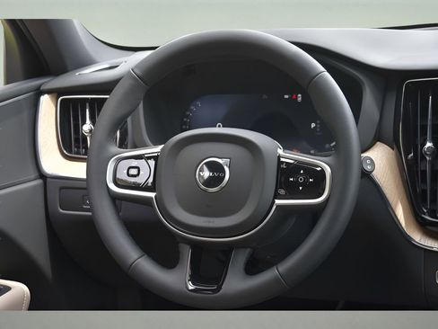 Certified 2026 Volvo XC60 B5 Core w/ Protection Package Premier image 17