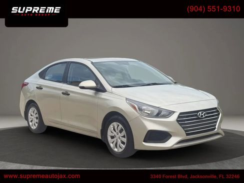 Used 2020 Hyundai Accent SE w/ Cargo Package FWD image 1
