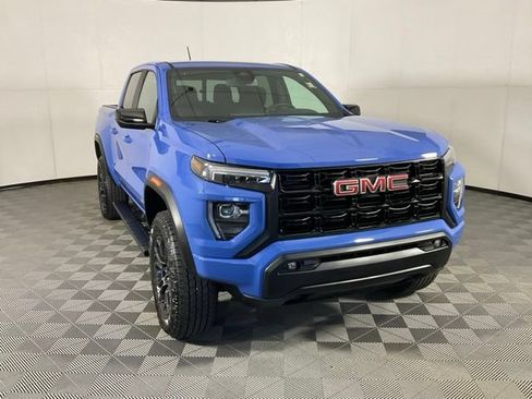 Used 2025 GMC Canyon Elevation w/ Convenience Package AWD/4WD image 3