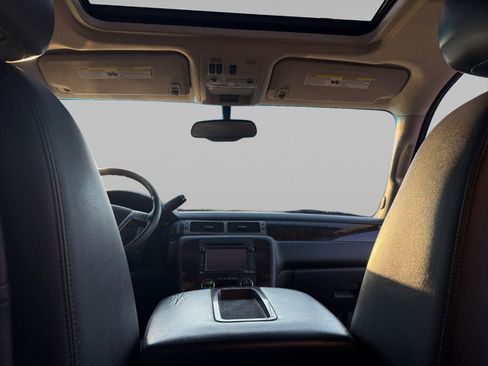 Used 2014 GMC Yukon XL Denali image 11