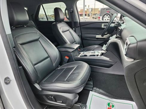 Used 2024 Ford Explorer XLT w/ Equipment Group 202A AWD/4WD image 19