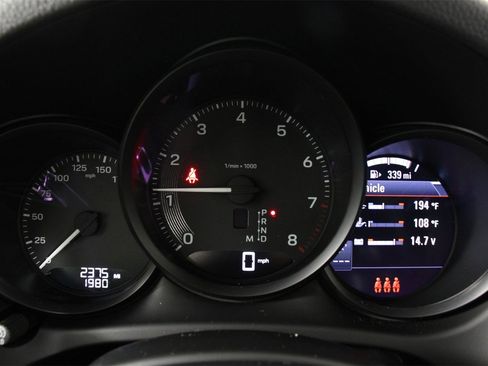 Used 2025 Porsche Macan image 16