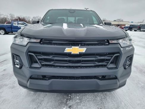 Used 2025 Chevrolet Colorado W/T w/ Advanced Trailering Package image 12