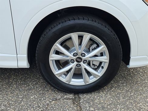 Certified 2025 Audi Q3 2.0T Premium w/ Convenience Package image 10