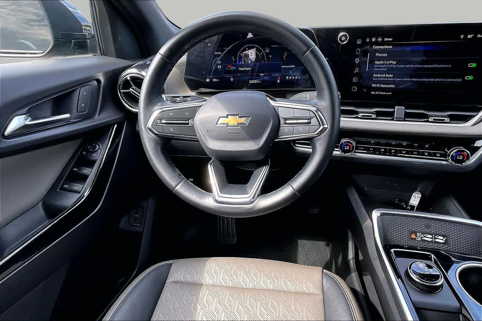 Used 2026 Chevrolet Equinox LT w/ Convenience Package II FWD image 5