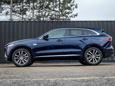 New 2026 Jaguar F-PACE R-Dynamic S image 3