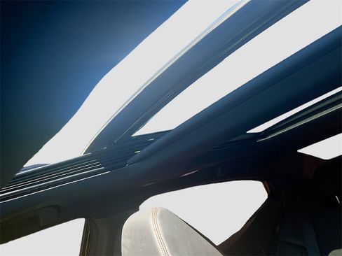 Used 2023 Nissan Maxima SR w/ Sport Mat Group image 23