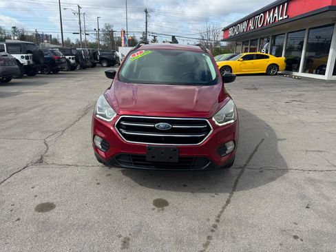 Used 2017 Ford Escape SE w/ Equipment Group 201A image 8