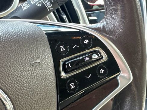 Used 2015 Cadillac SRX Luxury FWD image 7