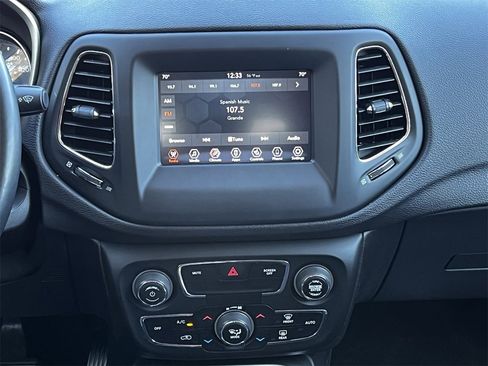 Used 2020 Jeep Compass Latitude w/ Cold Weather Group image 15