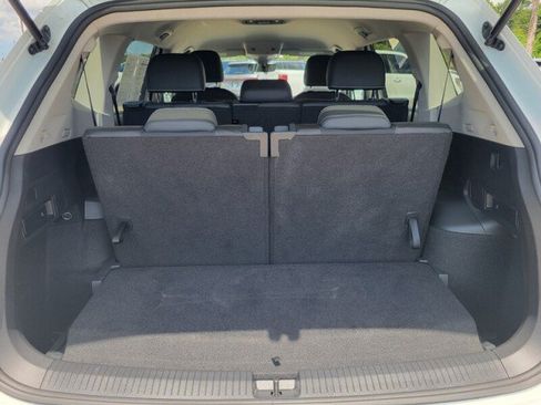 Used 2023 Volkswagen Tiguan SE FWD image 8