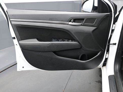 Used 2017 Hyundai Elantra Value Edition image 9