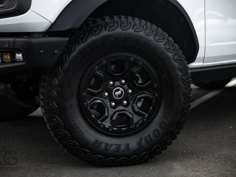Used 2024 Ford Bronco Wildtrak AWD/4WD image 7