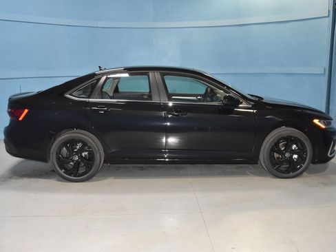 New 2026 Volkswagen Jetta SE image 18