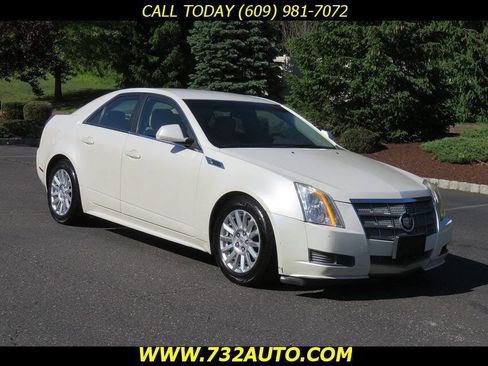 Used 2010 Cadillac CTS Luxury RWD image 3