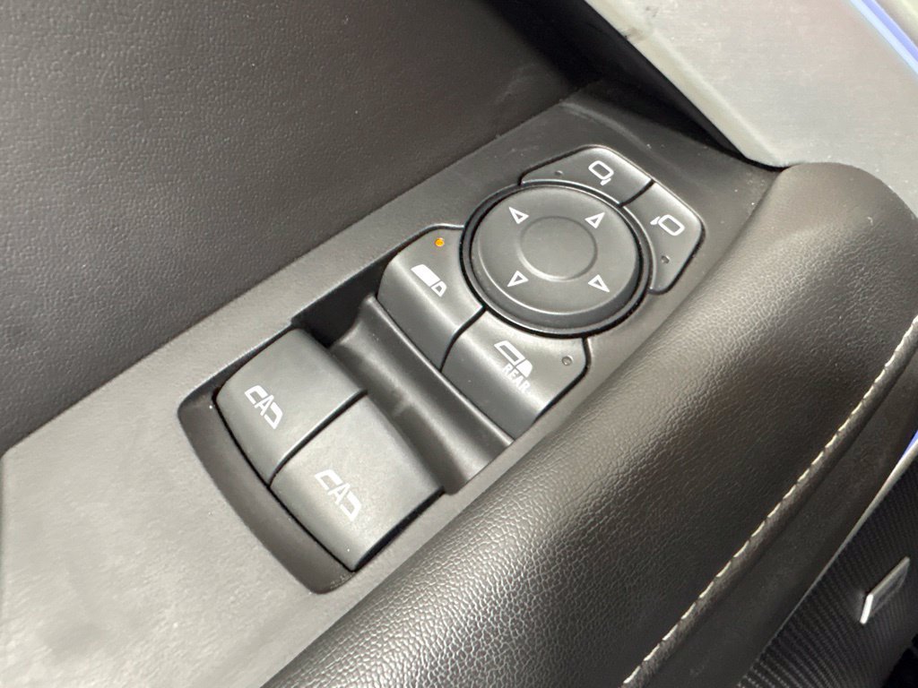 Used 2020 Chevrolet Camaro SS RWD image 23
