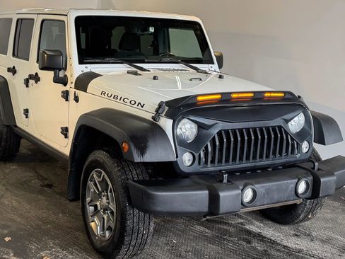 Used 2015 Jeep Wrangler Unlimited Rubicon image 2