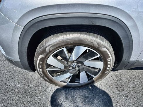 Used 2024 Volkswagen Atlas Cross Sport SE image 16