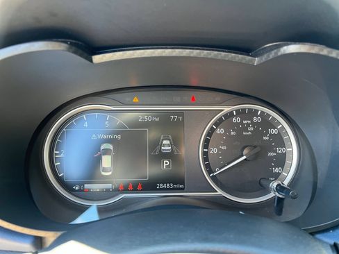 Used 2025 Nissan Versa SV FWD image 40