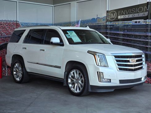 Used 2017 Cadillac Escalade Premium Luxury AWD/4WD image 1