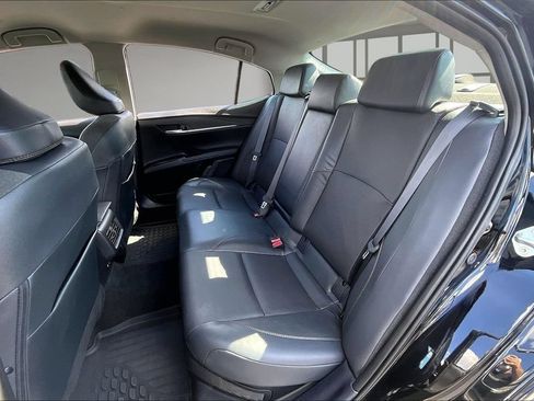 Used 2025 Toyota Camry XLE FWD image 26