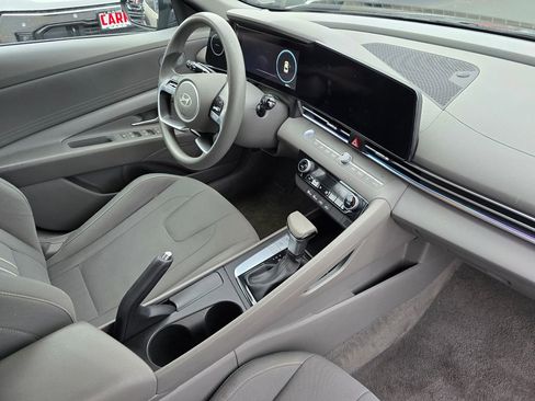 Used 2024 Hyundai Elantra SEL image 10