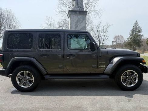 Used 2019 Jeep Wrangler Unlimited Sahara w/ LED Lighting Group image 6