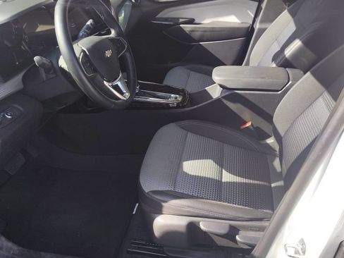 Used 2025 Chevrolet Trax LT w/ LT Convenience Package FWD image 4