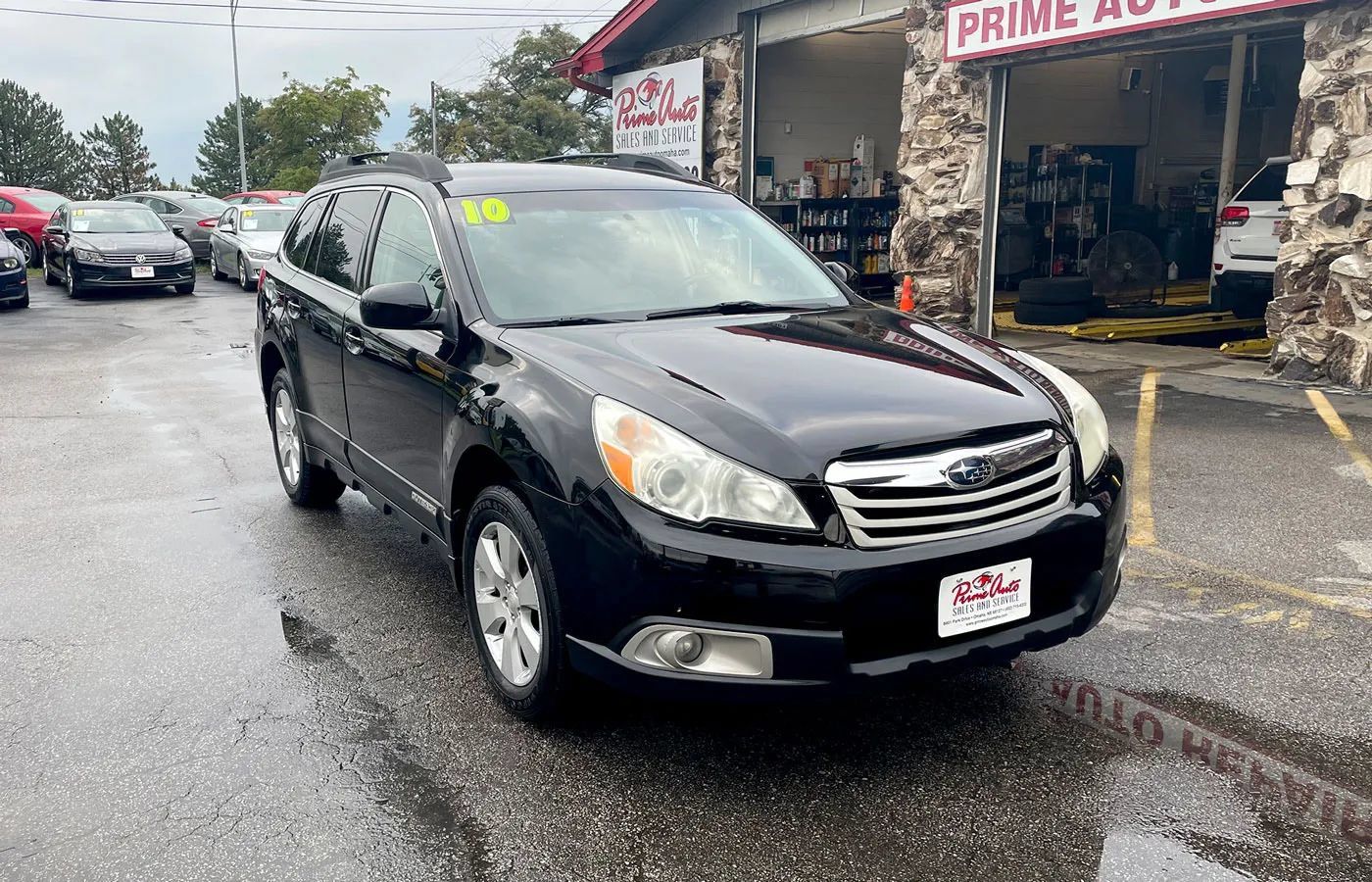 Used 2010 Subaru Outback 2.5i Premium AWD/4WD image 1