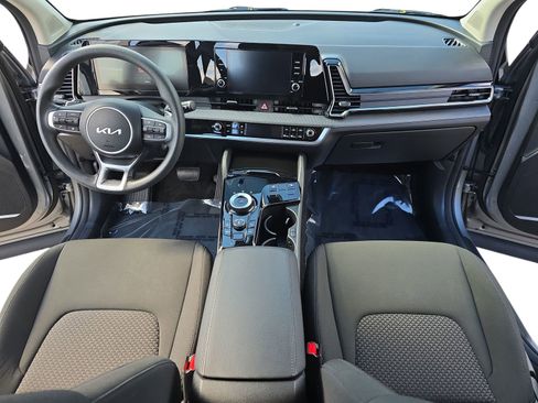 Used 2025 Kia Sportage LX image 9