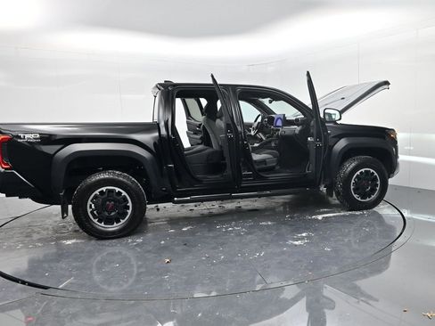Used 2024 Toyota Tacoma TRD Off-Road image 52