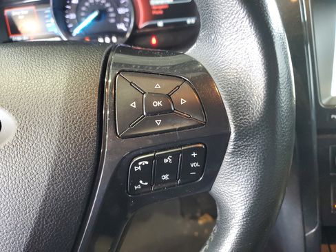 Used 2018 Ford Explorer XLT w/ Equipment Group 202A FWD image 25