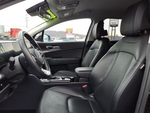 Used 2023 Kia Sportage EX image 8