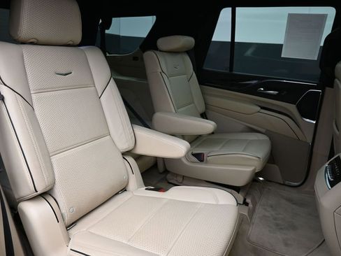 Used 2021 Cadillac Escalade Premium Luxury w/ Driver Assist Tech Package AWD/4WD image 27
