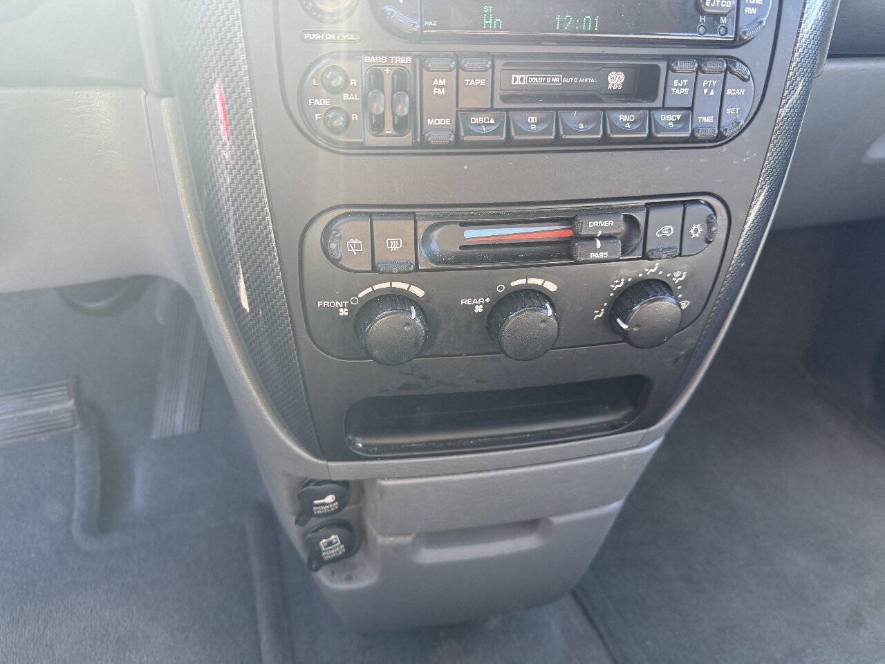 Used 2006 Dodge Grand Caravan SXT FWD image 25