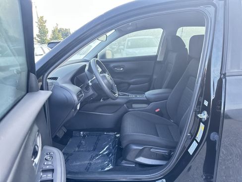 Used 2025 Honda HR-V LX image 2