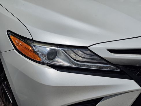 Used 2020 Toyota Camry XSE FWD image 4