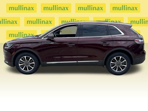 Used 2023 Lincoln Nautilus FWD image 11