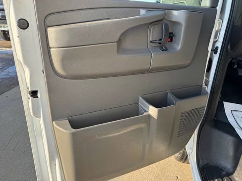 Used 2014 Chevrolet Express 3500 3500 2dr 139 in. WB Cutaway w image 16