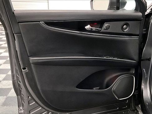 Used 2021 Lincoln Nautilus Reserve image 18