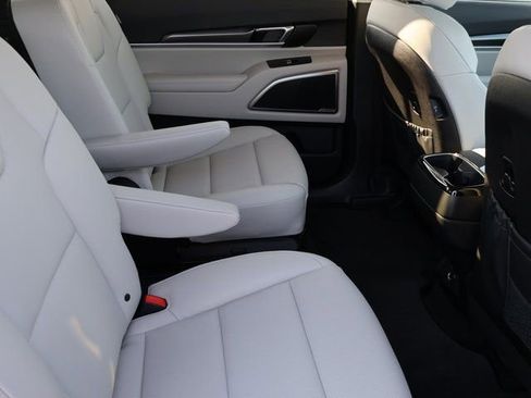 New 2025 Kia Telluride S image 12