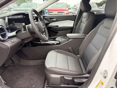 Used 2026 Chevrolet Trax LT w/ Driver Confidence Package FWD image 20