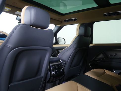 Used 2025 Land Rover Range Rover Sport Dynamic SE image 21
