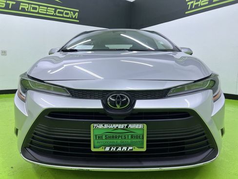 Used 2023 Toyota Corolla LE FWD image 3