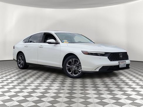Certified 2024 Honda Accord EX-L image 2